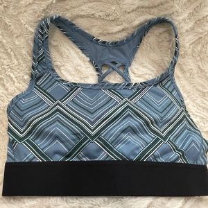 Victoria's Secret VSX Wireless Strappy Back Sports Bra Size Small Green Geo